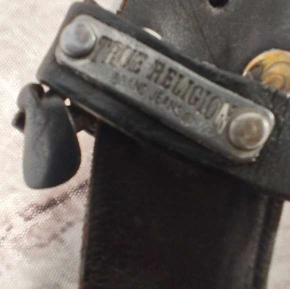 True Religion Horse Shoe Studded Biker Logo Rare Buckle Belt 48" - Picture 15 of 15